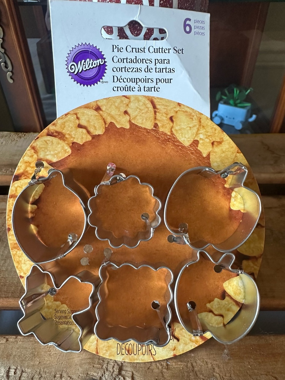 Wilton Mini Pie Cutter Set 6 Lemon, Pumpkin, Round, Flower, Leaf, Square, Apple